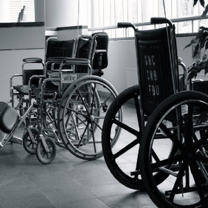 Tekerli Sandalye Bağışı ile engelli bireylerin hayatına hareket katın. 15 Temmuz Yardımlaşma ve Dayanışma Derneği ile güvenle destek olun.